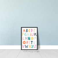 Farbenfrohe Gestaltung des Alphabet Kids Room