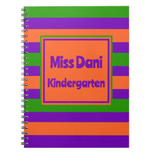 Farbenfrohe gestreifte Lehrerin/Studentin Notizblock