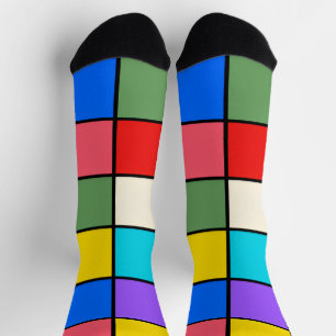 Farbenfrohe Gitterstrümpfe – Retro-Geometrie Socken