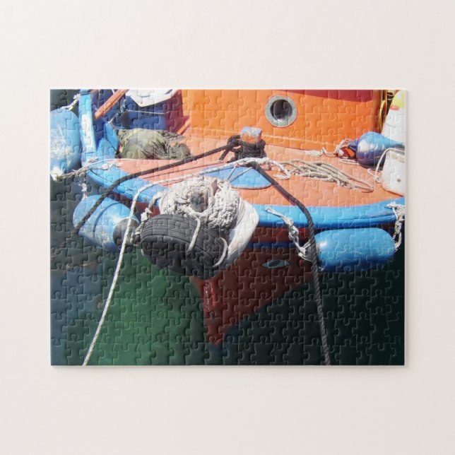 Farbenfrohe griechische Fischerboote im Hafen ange Puzzle (Horizontal)