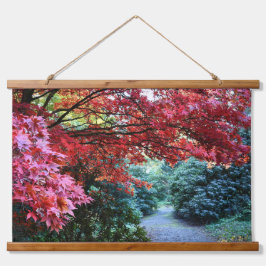 Farbenfrohe Herbergsgärten Wandteppich Mit Holzrahmen