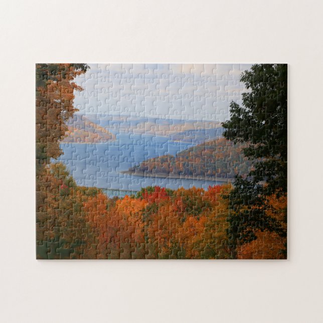 Farbenfrohe Herbstlaube mit Blick auf die Casey Br Puzzle (Horizontal)