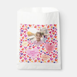 Farbenfrohe Herzklassensaal Valentinstag Foto Geschenktütchen