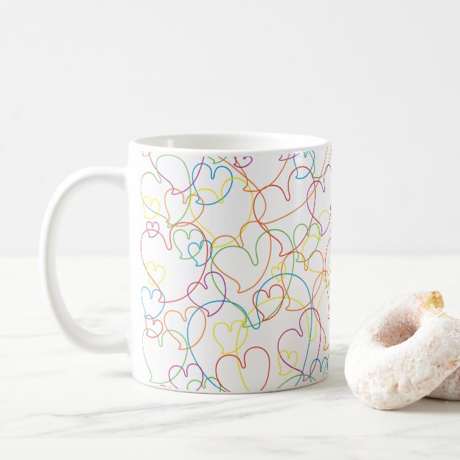 Farbenfrohe Herzmuster - Klassische Tasse im Herze (Mit Donut)
