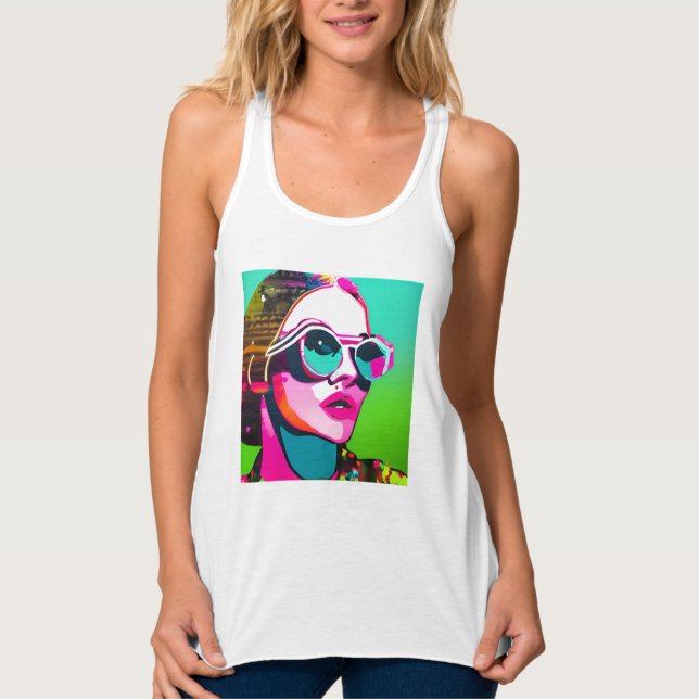 Farbenfrohe Hipster Lady in Sonnenbrille und Messy Tank Top (Vorderseite)