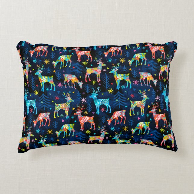 Farbenfrohe HirschChrismas Bäume Snowflakes Dekokissen (Vorderseite)