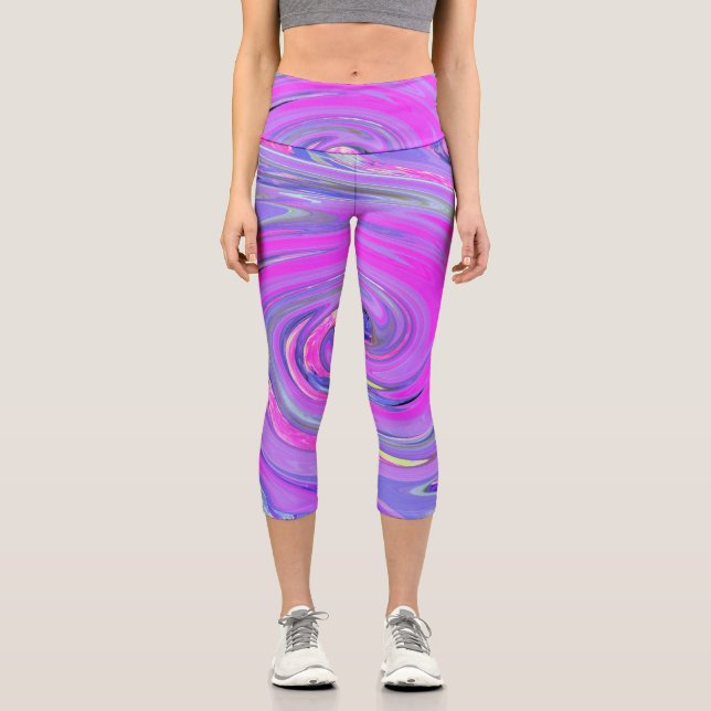 Farbenfrohe Hot Pink und Lila Boho Hippie Swirl Capri Leggings (Vorderseite)