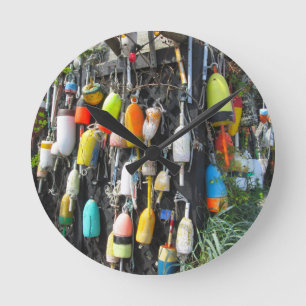 Farbenfrohe Hummer Buoys Runde Wanduhr