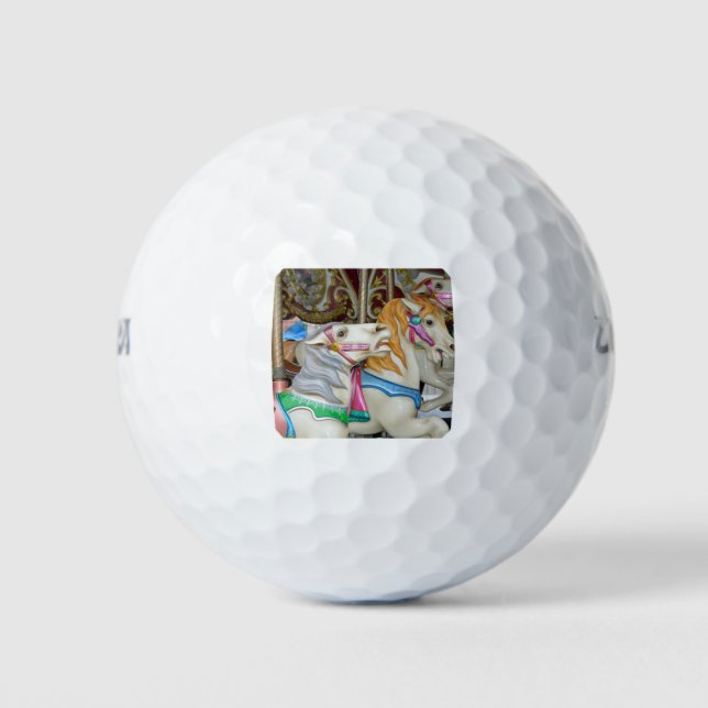 Farbenfrohe Karusselpferde Golfball (Vorderseite)