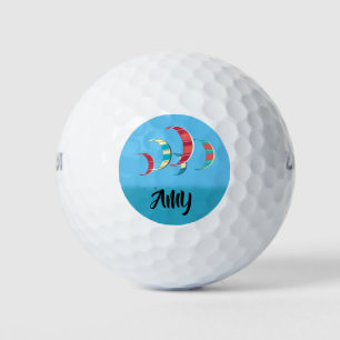 Farbenfrohe Kitesurfkite mit Blue Skies Golf B Golfball