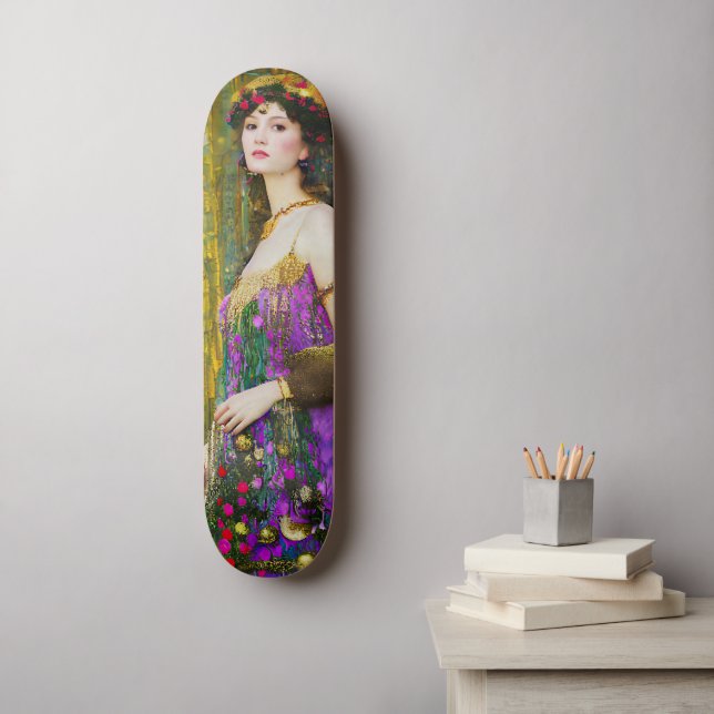 Farbenfrohe Klimt Style Collage Porträt einer Frau Skateboard (Wandkunst)