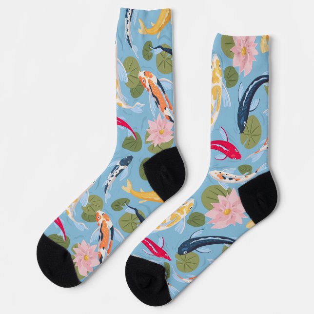 Farbenfrohe Koi und Seerosen in einem blauen Teich Socken (Linkes Detail)