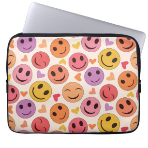 Farbenfrohe lächelnde glückliche Gesichter mit Her Laptopschutzhülle