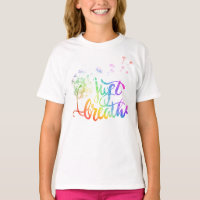 Farbenfrohe Leuchte weht im Wind