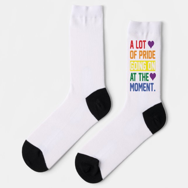 Farbenfrohe LGBTQ+-Regenbogenblende Socken (Linkes Detail)