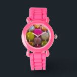 Farbenfrohe Macarons Geschmackvoll gebackenes Dess Armbanduhr<br><div class="desc">Eine Sammlung von bunten Makaronen in lebhaften und köstlichen Farben. Eine leckere süße Dessert-Leckerei. Regenbogenfarben. Ein Makaron ist eine Konfektion aus Frankreich und besteht aus 2 Meringue-Keksen mit leckerer Creme in der Mitte. Ja!</div>