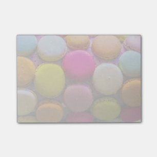 Farbenfrohe Macarons Geschmackvoll gebackenes Dess Post-it Klebezettel