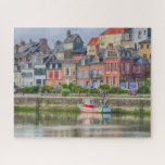 Farbenfrohe Marina Village Boat Saint Valery Puzzle<br><div class="desc">Dieses landschaftliche Puzzle mit seinem farbenfrohen Fischerboot,  dem Jachthafen und dem Dorf Saint Valery #travel #adventure #europe #saintvalery #jigsawpuzzle #gifts #stockingstuffers</div>