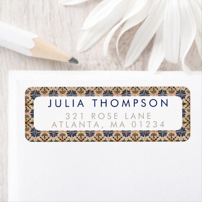 Farbenfrohe mediterrane Vintage Blumenmuster (Insitu)