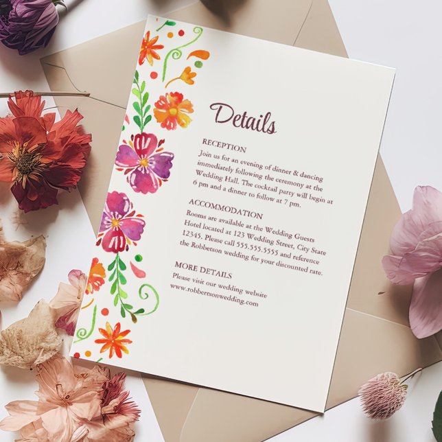 Farbenfrohe mexikanische Blumenfiesta - Details zu Einladung (Colorful Mexican Floral Fiesta Wedding Details Invitation on a table full with colorful flowers.)