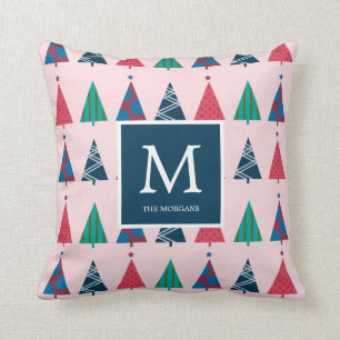 Farbenfrohe moderne Ferienbauten mit Monogramm Kissen