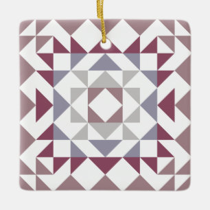 Farbenfrohe, moderne Quilt Block Geometric Burgund Keramikornament