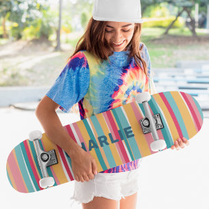 Farbenfrohe moderne Streifen - Personalisierter Na Skateboard