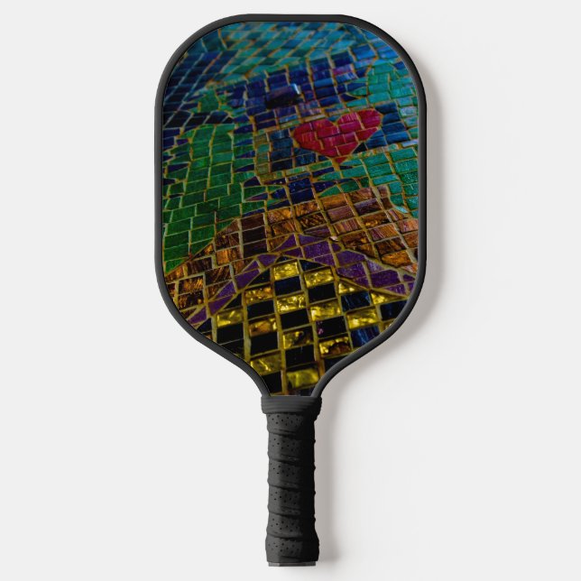 Farbenfrohe Mosaik mit rotem Herzen Pickleball Schläger (Vorderseite)