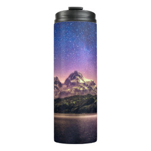 Farbenfrohe nächtliche Himmelslandschaft mit Stern Thermosbecher
