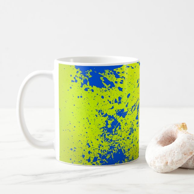 Farbenfrohe Paint-Eimer mit farbigem Spritzer Kaffeetasse (Mit Donut)