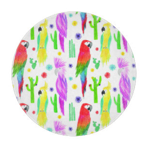 Farbenfrohe Papageien, handgezeichnet Muster. Schneidebrett