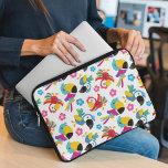 Farbenfrohe Papageien, tropische Papageien, Vögel, Laptopschutzhülle<br><div class="desc">Niedliche,  lustige und bezaubernde Muster mit bunten Papageien und Blume. Modernes und trendiges Geschenk,  perfekt für Papageienliebhaber in Ihrem Leben.</div>