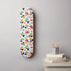 Farbenfrohe Papageien, tropische Papageien, Vögel, Skateboard