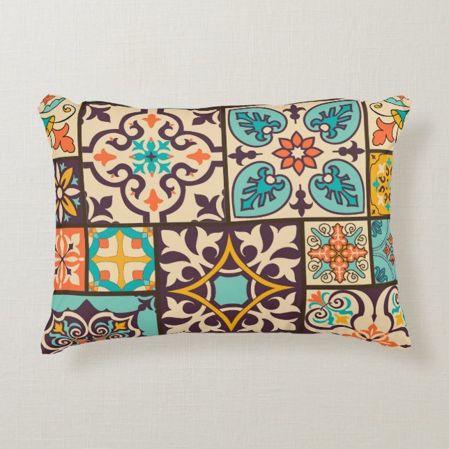 Farbenfrohe Patchwork Islam Motifs Tile Dekokissen (Vorderseite)