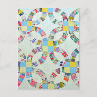 Farbenfrohe Patchwork-Steppdecke Postkarte