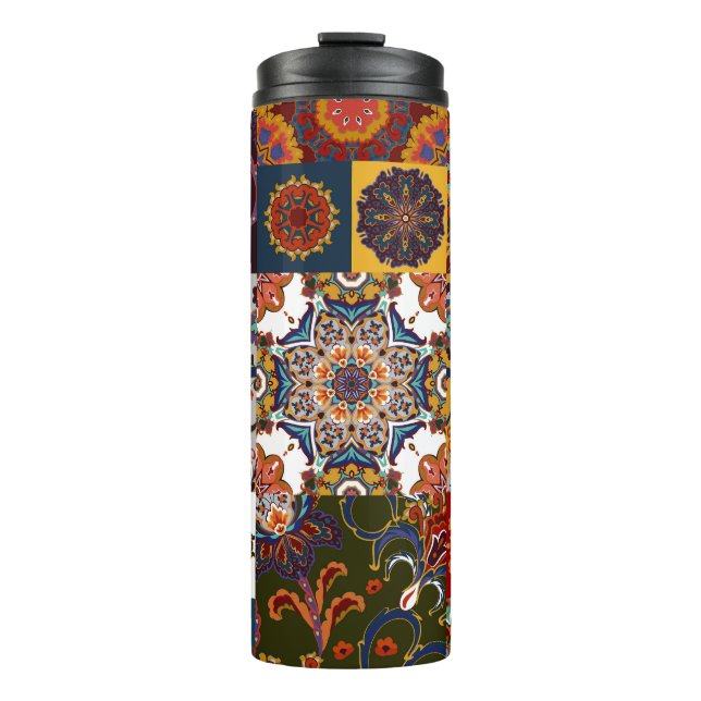 Farbenfrohe Patchwork-Tile: Majolica Pottery Style Thermosbecher (Vorderseite)