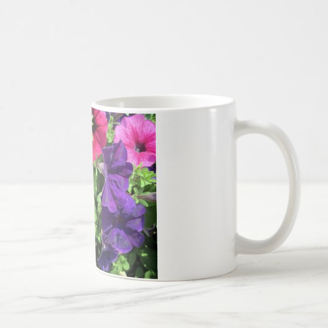 Farbenfrohe Petunias Tasse (Rechts)