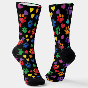 Farbenfrohe Pfotenabdrücke und Herz-Crew-Socken Socken