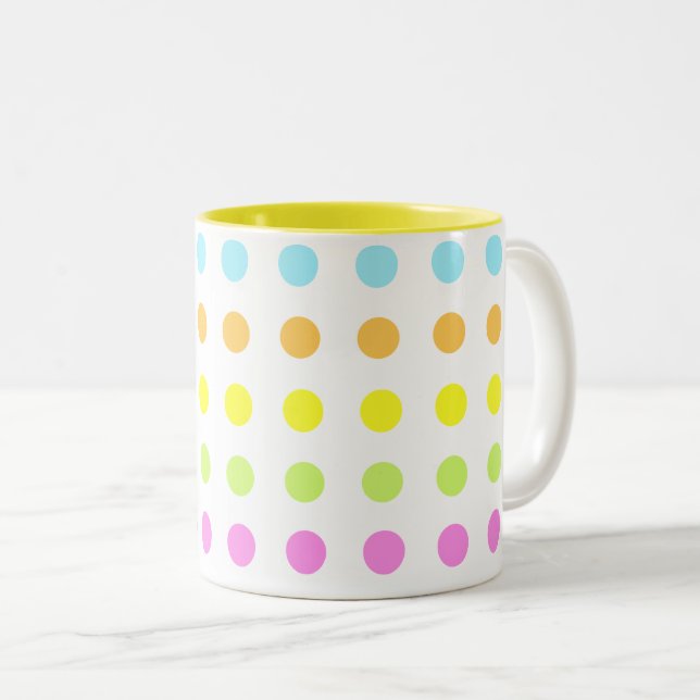 Farbenfrohe Polka Dots in Pastellfarben Zweifarbige Tasse (VorderseiteRechts)