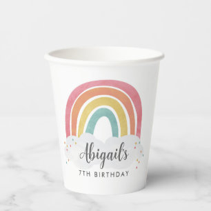 Farbenfrohe Rainbow-Kalligrafie-Kindergeburtstag Pappbecher