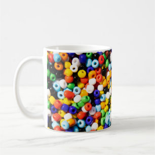 Farbenfrohe Regenbogen-Pile der Perlen Kaffeetasse