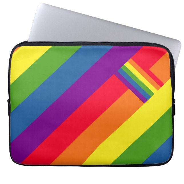 Farbenfrohe Regenbogenstreifen Feiern mit Fahne Laptopschutzhülle (Vorderseite)