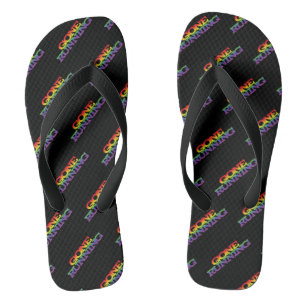 Farbenfrohe Regenbogenwirkung Gone mit Textmuster Flip Flops