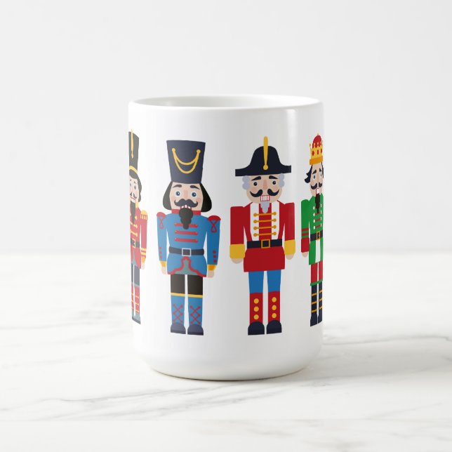 Farbenfrohe Reihe von mehrfarbigen Nutcrackern Kaffeetasse (Mittel)