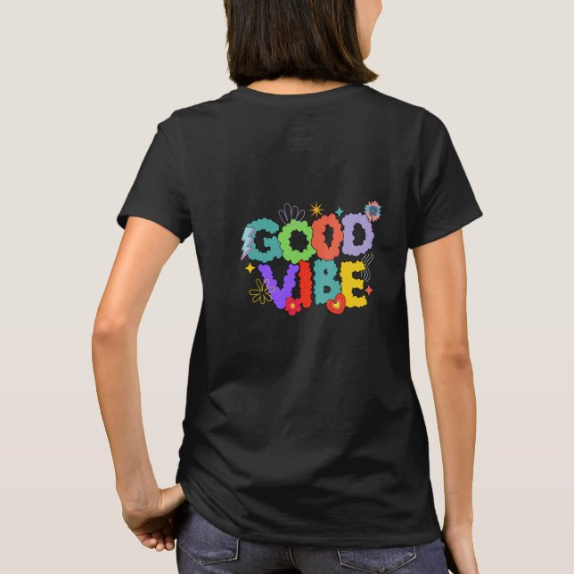 Farbenfrohe Retro 'Good Vibe' T-Shirt (Rückseite)