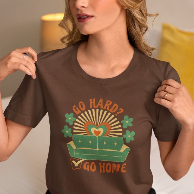 Farbenfrohe Retro Introvertierte Antisocial go har T-Shirt (Von Creator hochgeladen)