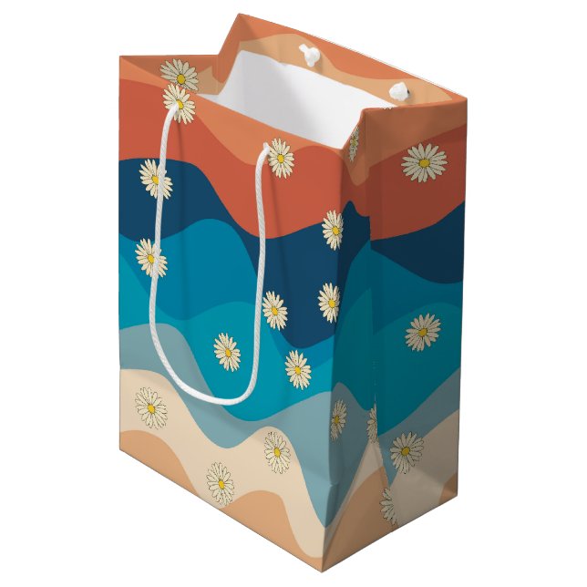Farbenfrohe Retro Waves & Daisises Muster Mittlere Geschenktüte (Vorderseite Schrägansicht)