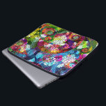 Farbenfrohe romantische Vintage Blumenmuster Laptopschutzhülle<br><div class="desc">Farbenfrohe Vintage abstrakt romantische Blume und Wirbel Collage Muster. Verfügbar auf anderen Produkten und kann für jedes der Produkte,  die auf Zazzle angeboten werden,  angefordert werden.</div>