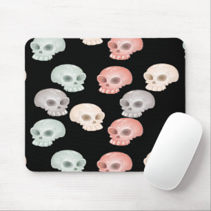 farbenfrohe Schädel auf schwarz Mousepad