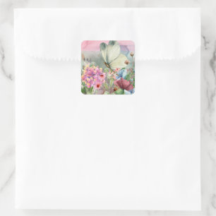 Farbenfrohe Schmetterlingsküsse unter Wildblumen Quadratischer Aufkleber